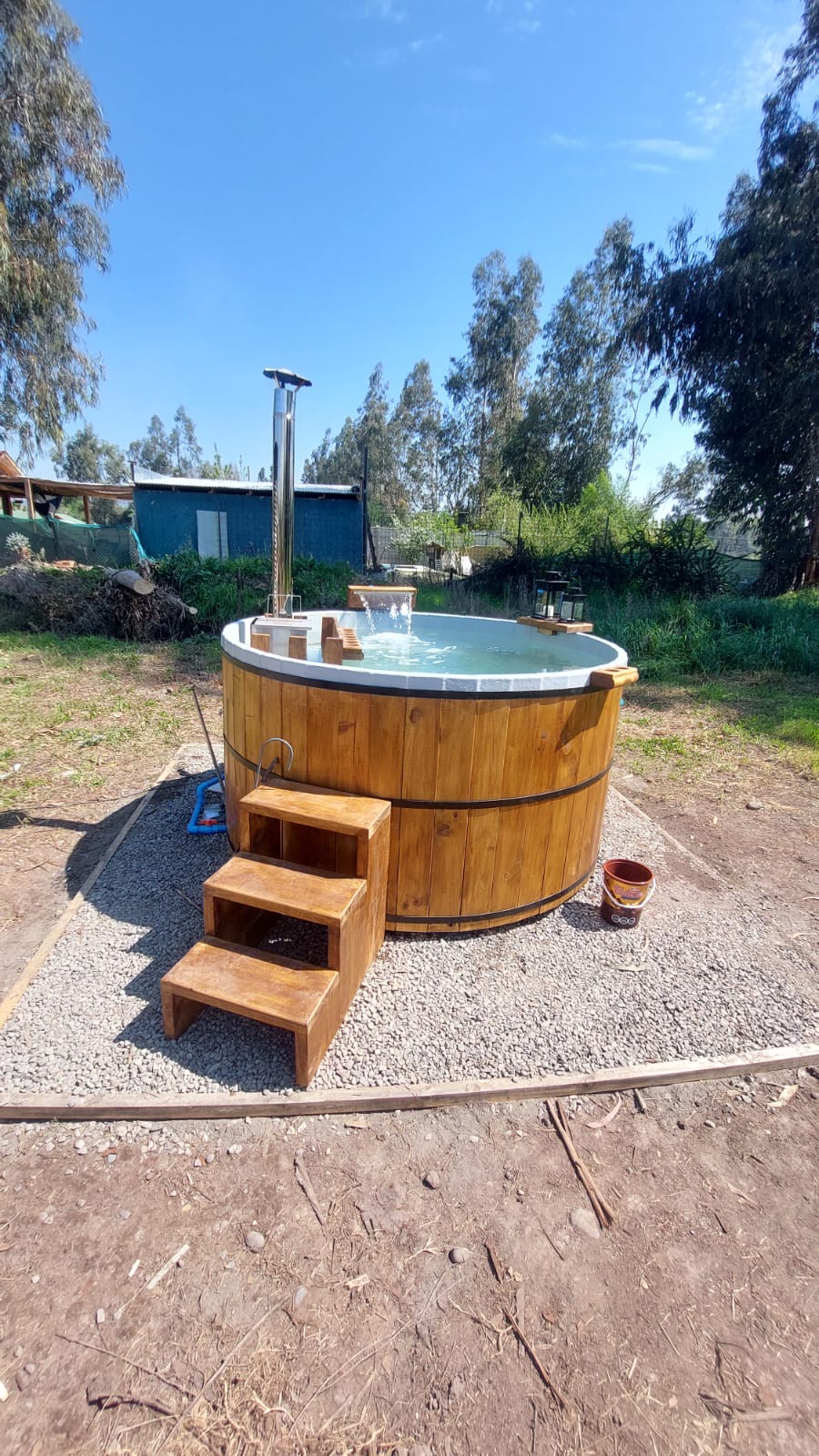 Tinaja con cascada a leña